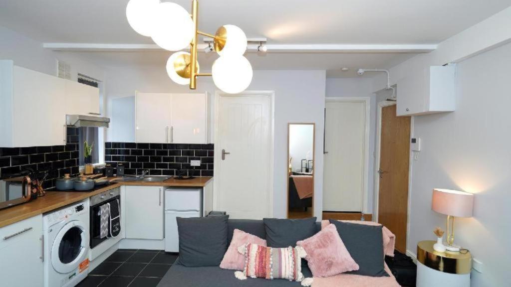 Comfortable Family Sussex Gardens London